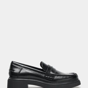 New Zara women’s penny loafer in black - US 10